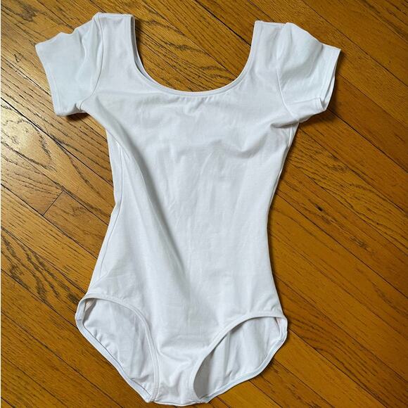 NWT Capezio Team Basics Short Sleeve Leotard in White Size Small - Picture 3 of 6